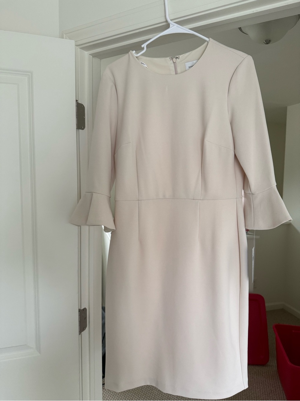 Donna Morgan Soft Cream Ruffle-Sleeve Sheath Dress